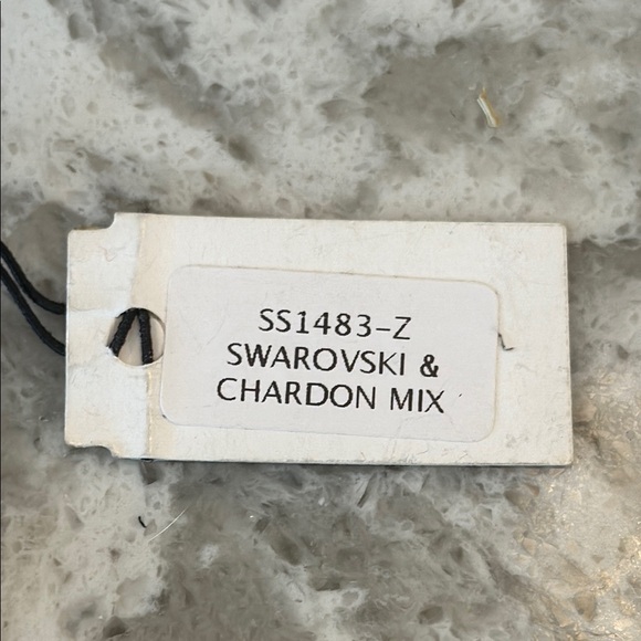 French Kande Beaded Necklace with Gold Pendant - NWT - Picture 8 of 9